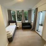 Zentral Gelegene Erdgeschoss-wohnungen Mit Bequemer Erreichbarkeit Apartment *