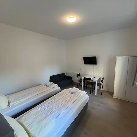 Apartment Zentral Gelegene Erdgeschoss-wohnungen Mit Bequemer Erreichbarkeit *