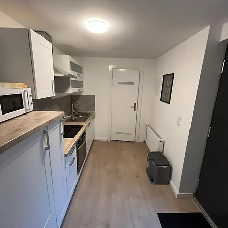 Apartment Zentral Gelegene Erdgeschoss-wohnungen Mit Bequemer Erreichbarkeit Neumuenster