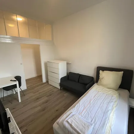 Zentral Gelegene Erdgeschoss-wohnungen Mit Bequemer Erreichbarkeit Apartment *