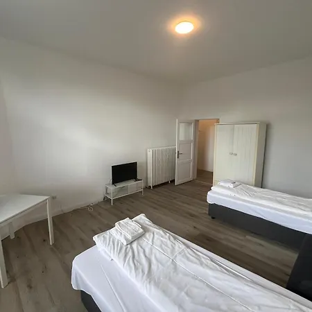 Zentral Gelegene Erdgeschoss-wohnungen Mit Bequemer Erreichbarkeit * Neumünster