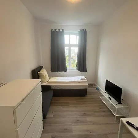 Zentral Gelegene Erdgeschoss-wohnungen Mit Bequemer Erreichbarkeit Apartment *