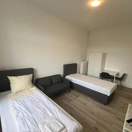 Apartment Zentral Gelegene Erdgeschoss-wohnungen Mit Bequemer Erreichbarkeit Neumuenster