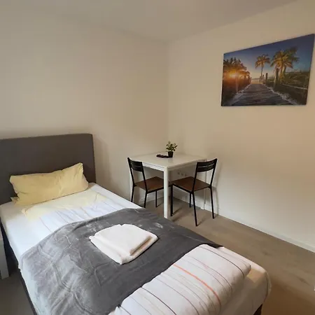 Zentral Gelegene Erdgeschoss-wohnungen Mit Bequemer Erreichbarkeit *