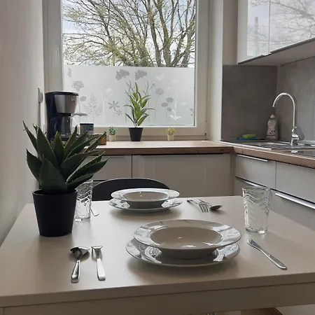 Zentral Gelegene Erdgeschoss-wohnungen Mit Bequemer Erreichbarkeit Apartmán Neumünster
