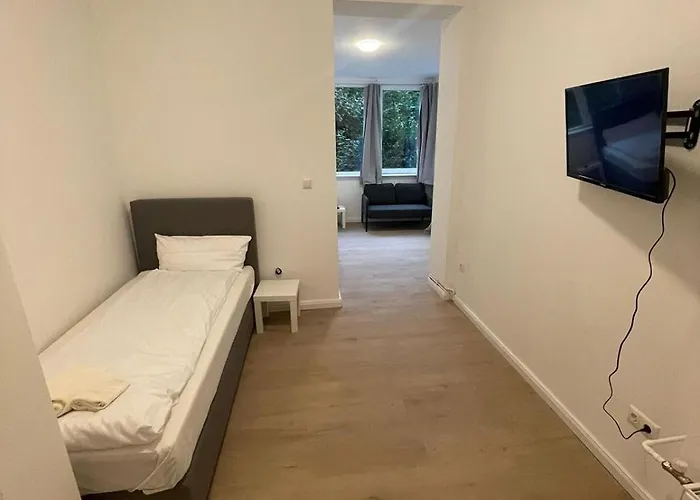 Zentral Gelegene Erdgeschoss-wohnungen Mit Bequemer Erreichbarkeit Appartement Neumünster